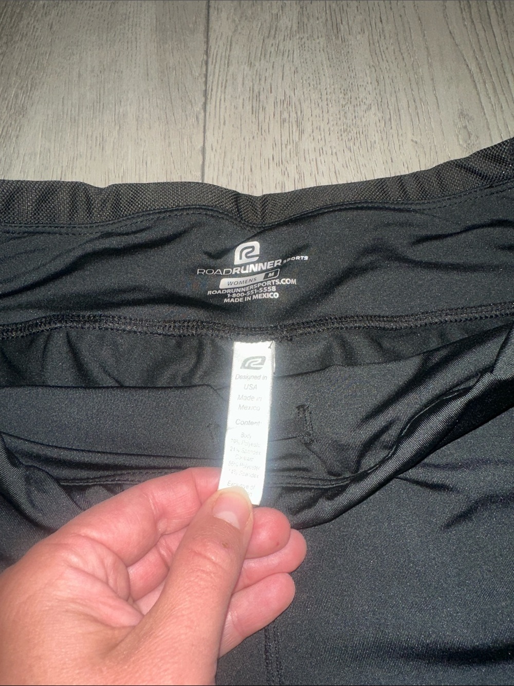 Roadrunner sport Black Active Capri Leggings - size medium - Picture 3 of 8